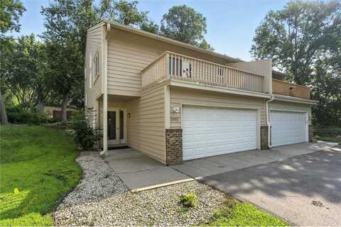 5392 W Old Shakopee Circle, Bloomington, MN 55437