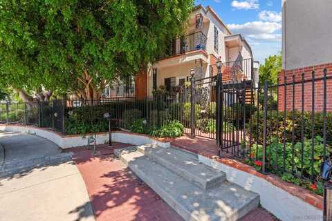 2630 Pirineos Way unit: 4, Carlsbad, CA 92009