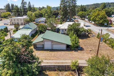 523 W 3rd St, Newport, WA 99156