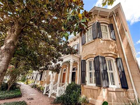 212 W Huntingdon Street, Savannah, GA 31401
