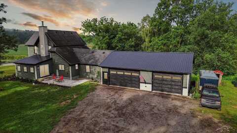 4533 E Tittabawassee, Freeland, MI 48623