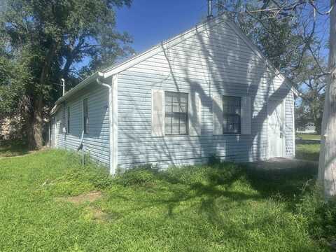 1529 W 12th Ave, Hutchinson, KS 67501