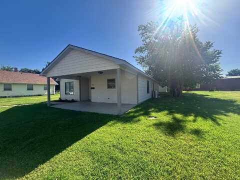808 N Walnut St, Hutchinson, KS 67501