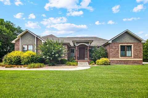 517 S Clear Creek Cir, Wichita, KS 67230