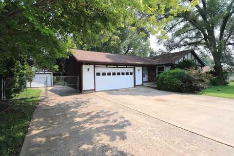 2421 S Victory Drive, Beloit, WI 53511