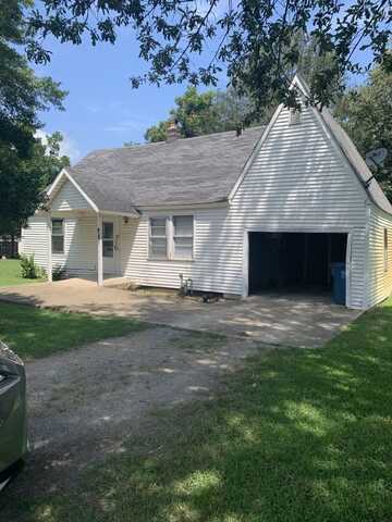 413 Oak Street, East Prairie, MO 63845