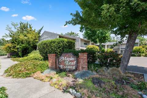 1327 Maple Leaf Court, Medford, OR 97504