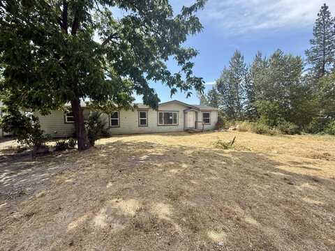 5250 Redwood Avenue, Grants Pass, OR 97527
