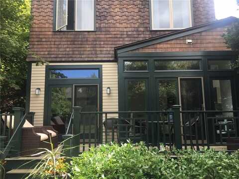 158 Narragansett Avenue, Newport, RI 02840