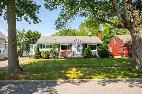 61 Richmond Street, Bristol, RI 02809