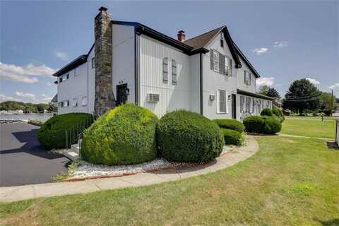 425 County Road, Barrington, RI 02806