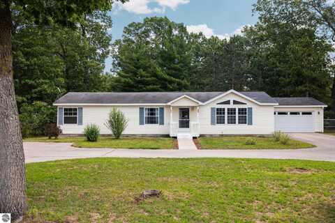 963 Avenue B, Traverse City, MI 49686