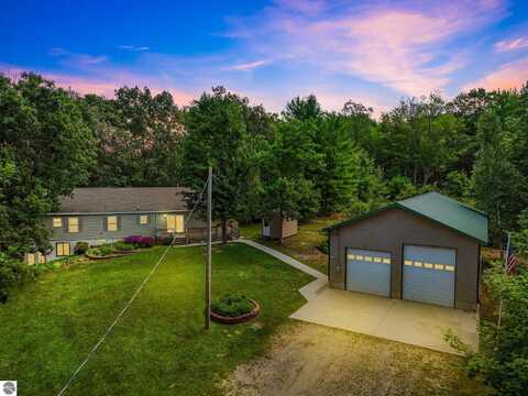 8561 SW Grand Kal Road, Fife Lake, MI 49633