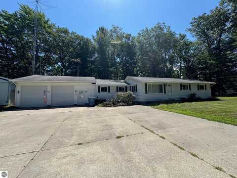 112 Vienna Street, Houghton Lake, MI 48629