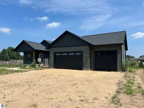 4054 Center Farm Lane, Traverse City, MI 49685