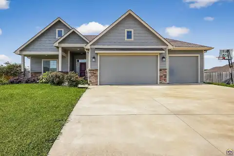 7627 SW Lowell LN, Topeka, KS 66614