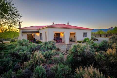 302 Saavedra, Taos, NM 87571
