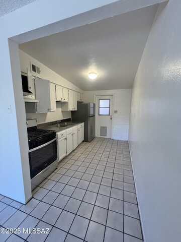 194 W Prince Road, Tucson, AZ 85705