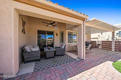 666 W Woodfield Court, Green Valley, AZ 85614