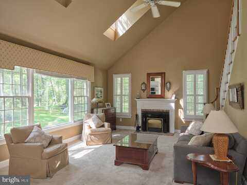 6950 UPPER YORK ROAD, NEW HOPE, PA 18938