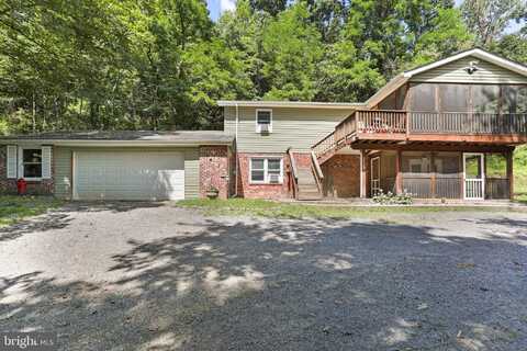 216 ENGLISH MUFFIN WAY, BERKELEY SPRINGS, WV 25411