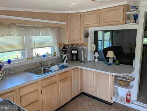 8101 HEARNS POND ROAD, SEAFORD, DE 19973