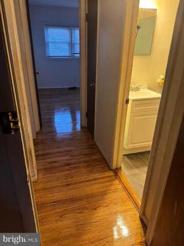 1206 LAKESHORE DRIVE, CAMDEN, NJ 08104