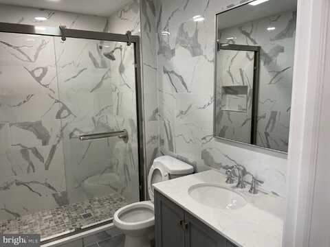910 ARCH STREET, PHILADELPHIA, PA 19107