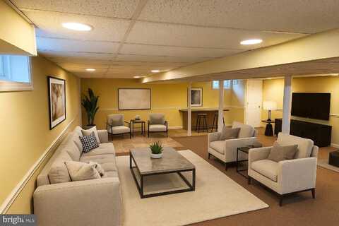 433 BARKER DRIVE, WEST CHESTER, PA 19380