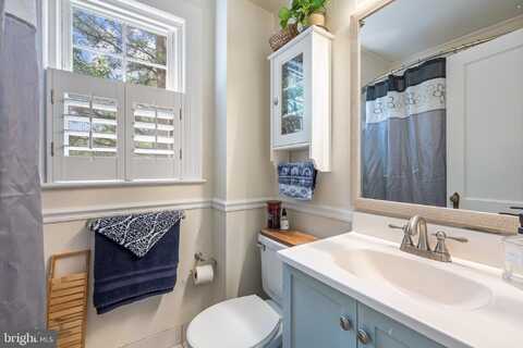 1021 S BARTON STREET, ARLINGTON, VA 22204