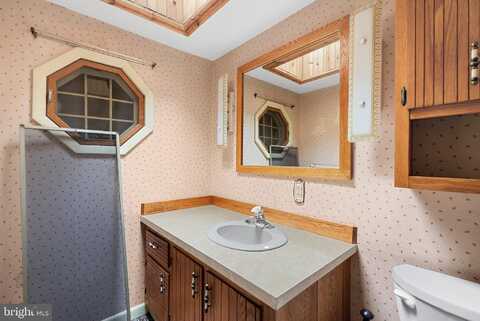 2965 UPPER RIDGE ROAD, PENNSBURG, PA 18073