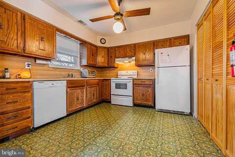 112 ELMTOWNE BOULEVARD, HAMMONTON, NJ 08037