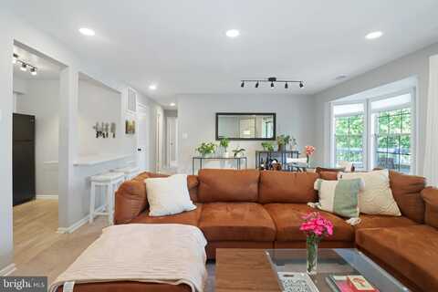 308 TRINITY COURT, PRINCETON, NJ 08540