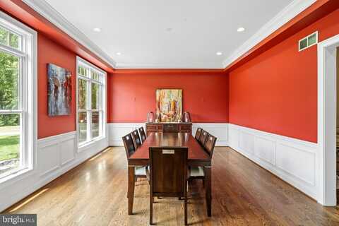 381 RING ROAD, CHADDS FORD, PA 19317