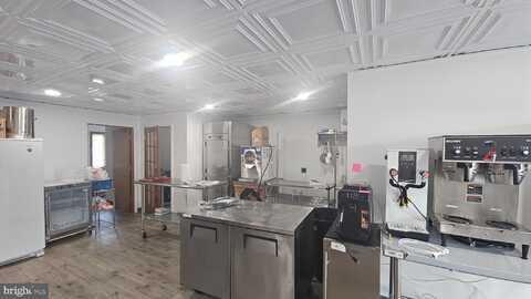 101 N BROADWAY, PENNSVILLE, NJ 08070