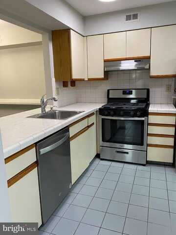 157 BRADFORD COURT, MOUNT LAUREL, NJ 08054