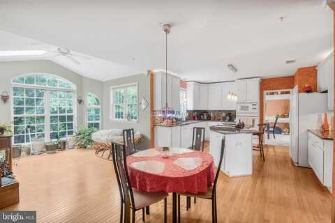 8002 HUNTER DRIVE, CLINTON, MD 20735