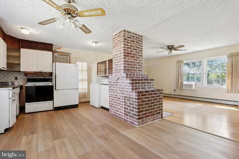 14 COPPER BEECH LANE, LEVITTOWN, PA 19055
