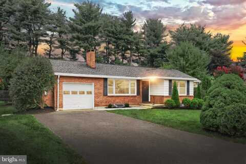 2433 CRYSTAL LANE, YORK, PA 17402