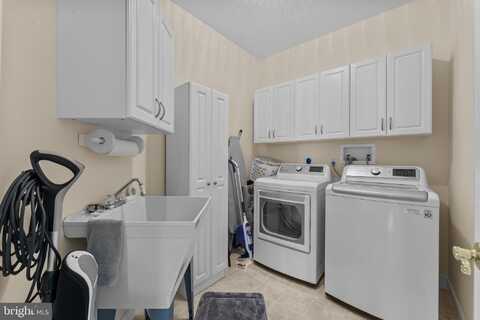 1063 BORDEAUX LANE, PENNSBURG, PA 18073