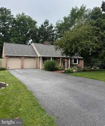 24 BROOKWOOD DRIVE, LITITZ, PA 17543