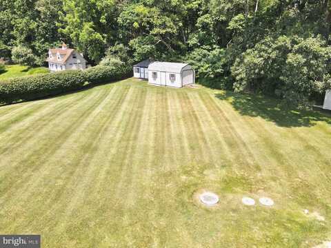 4 AUSTIN DRIVE, ROBESONIA, PA 19551
