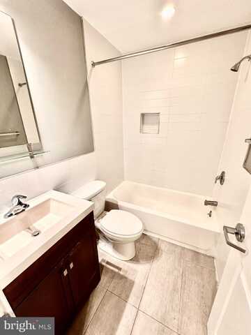 533 N BUDD STREET, PHILADELPHIA, PA 19104