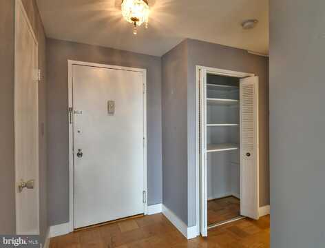 10201 GROSVENOR PLACE, ROCKVILLE, MD 20852