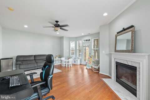 24687 KINGS CANYON SQUARE, ALDIE, VA 20105