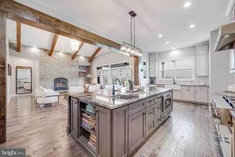 12116 PETEY LANE, LOVETTSVILLE, VA 20180