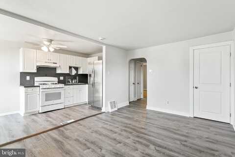 125 W WASHINGTON AVENUE, CLIFTON HEIGHTS, PA 19018