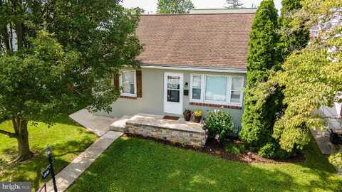 525 LOCUST STREET, HANOVER, PA 17331