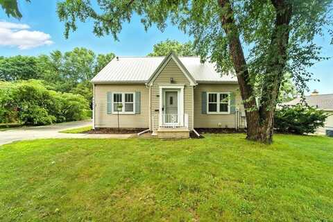 3012 W 4th Street, Waterloo, IA 50701