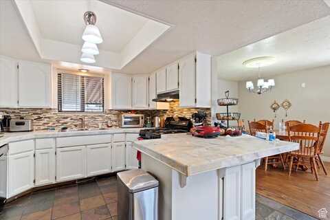 626 W 800 N, Clinton, UT 84015